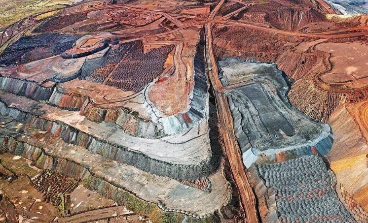 智能矿山发展为合金材料生产提供更多金属矿产资源